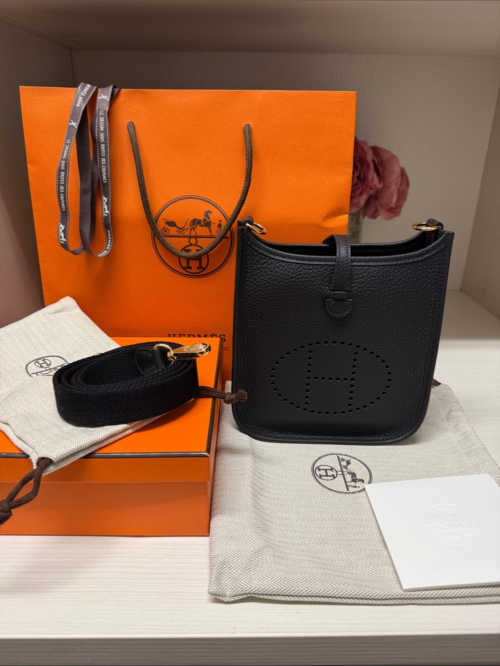 Hermes Evelyne 16 Amazon Clemence crossbody bag purse Noir Black